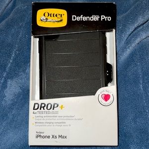 iPhone XS Max Outer box case with clip holder included